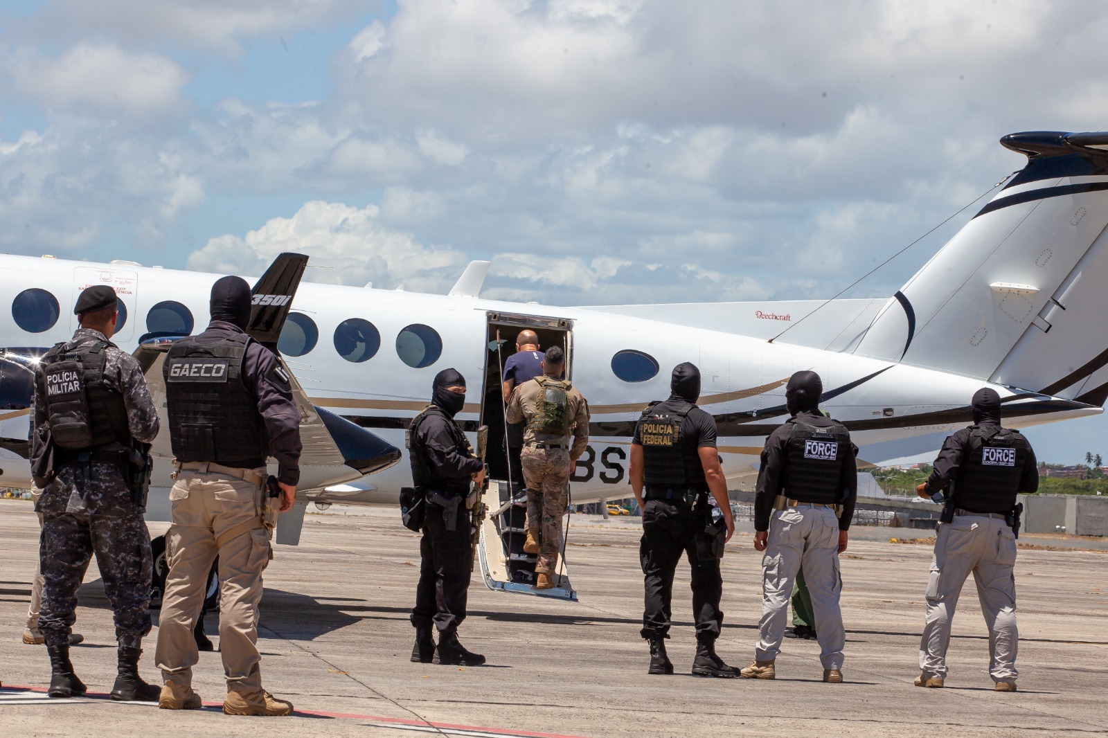 PMs presos na ‘Operação El Patron’ são transferidos para presídio federal