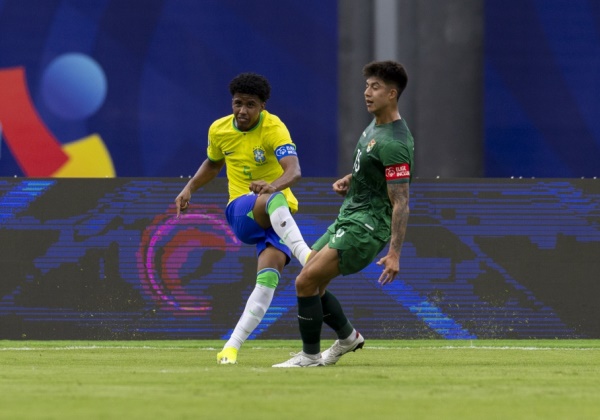 Brasil estreia no Pré-Olímpico de futebol com 1 a 0 sobre a Bolívia