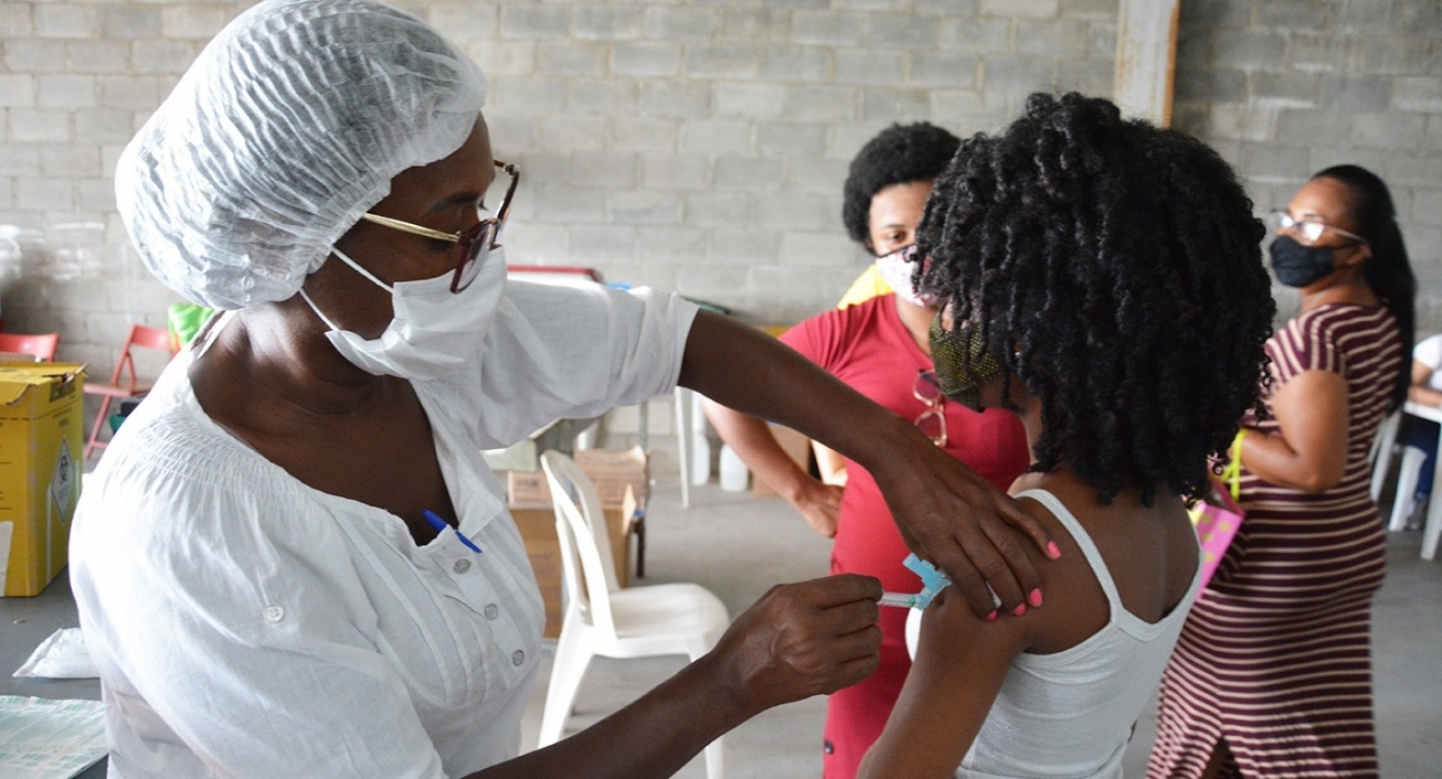 Feira de Santana inicia aplicação de vacina contra dengue nesta quinta-feira (15); Saiba onde se vacinar
