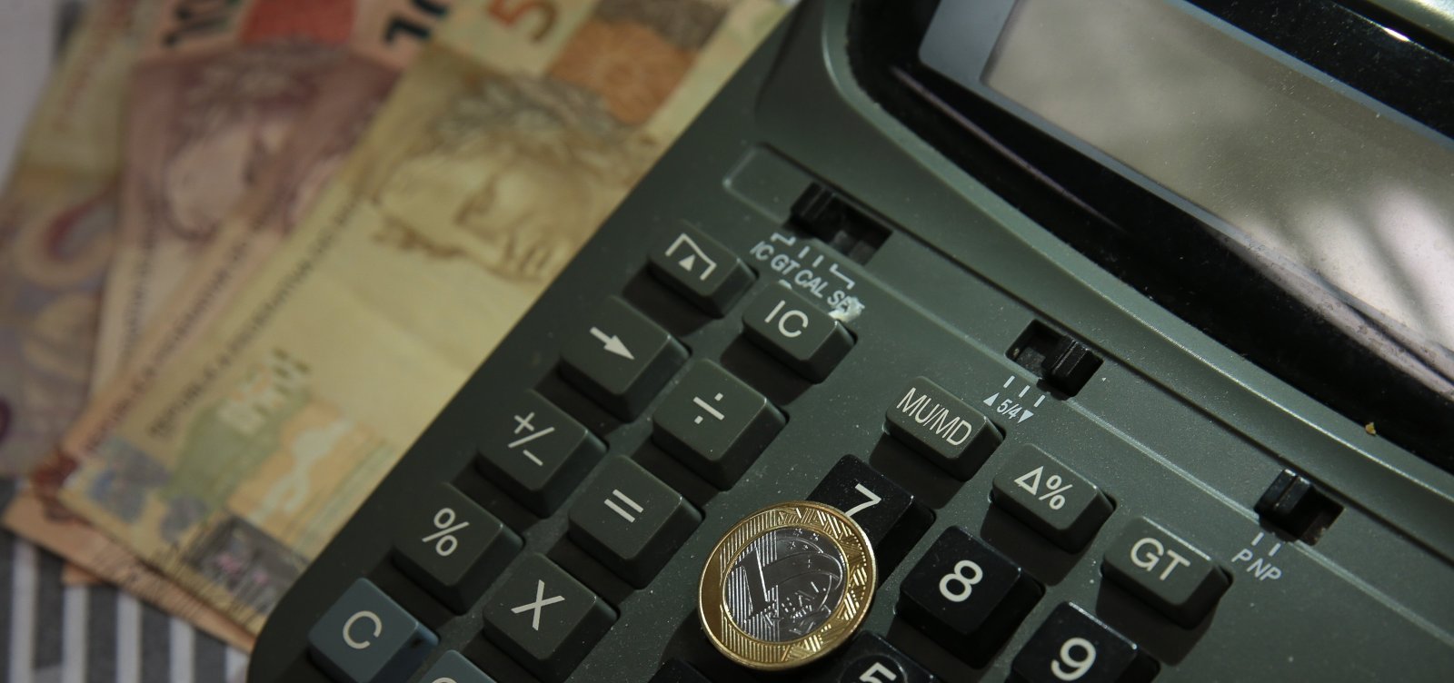 Novo salário mínimo de R$ 1.412 passa a ser pago nesta quinta-feira