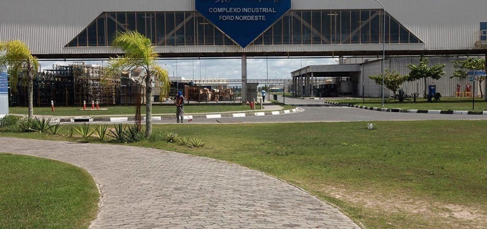 BYD anuncia R$ 5,5 bilhões na implantação de fábrica na Bahia, quase o dobro do previsto inicialmente