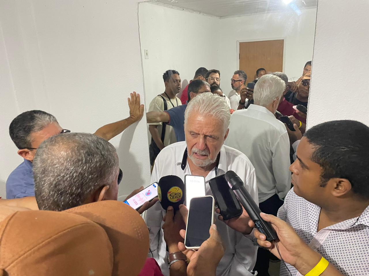 Senador Jaques Wagner incentiva engajamento na pré-candidatura de Zé Neto em Feira de Santana