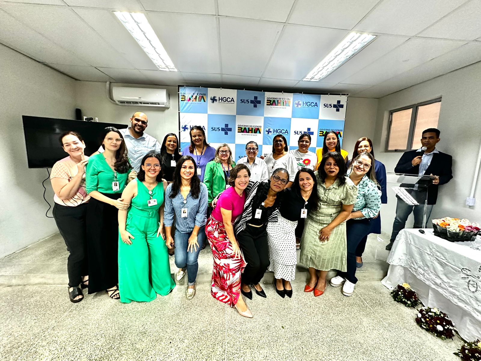 Hospital Clériston Andrade e UEFS celebram encerramento de curso de aperfeiçoamento no cuidado integral e colaborativo