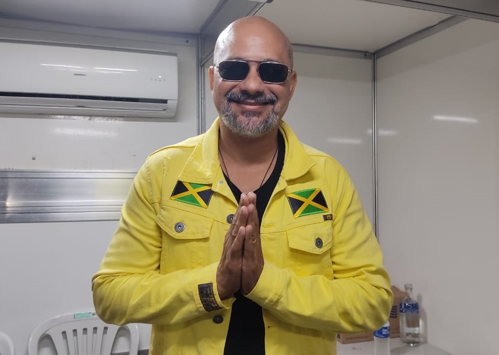 Vocalista do Adão Negro destaca importância do Palco do Reggae