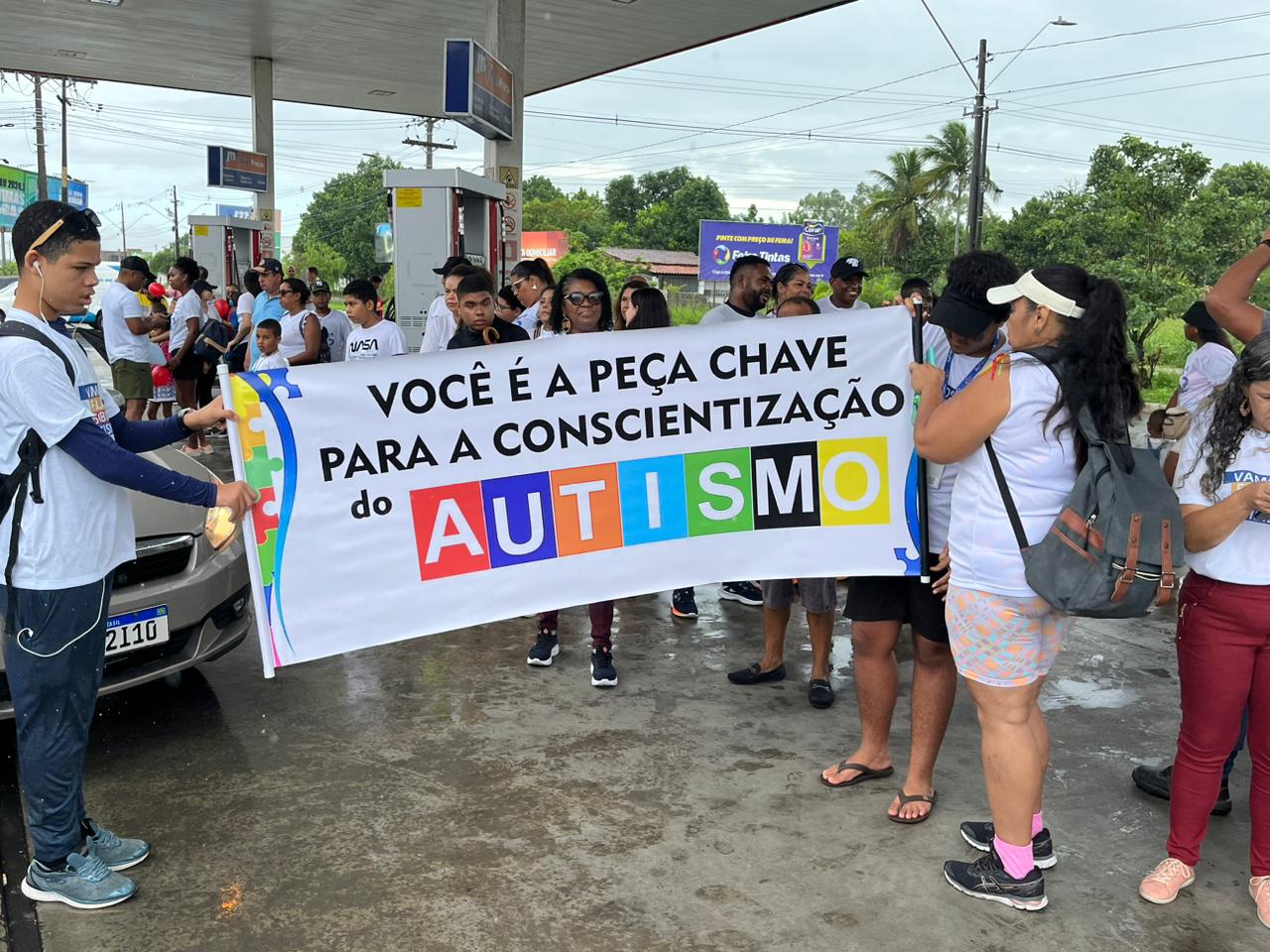 Caminhada “Vamos falar sobre autismo?” promove conscientização em Feira de Santana