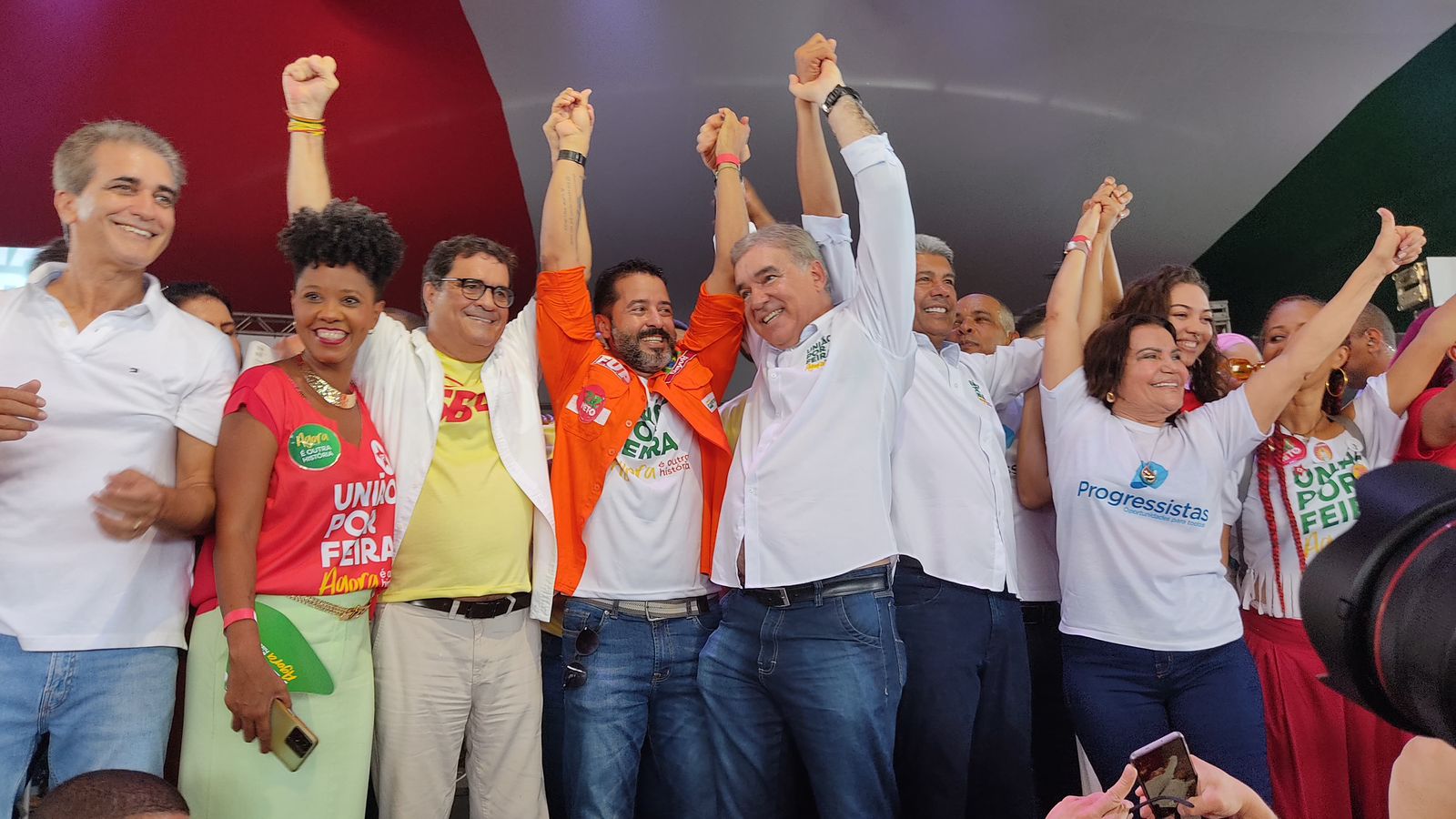 Lançamento da pré-candidatura de Zé Neto à prefeitura de Feira reúne lideranças políticas
