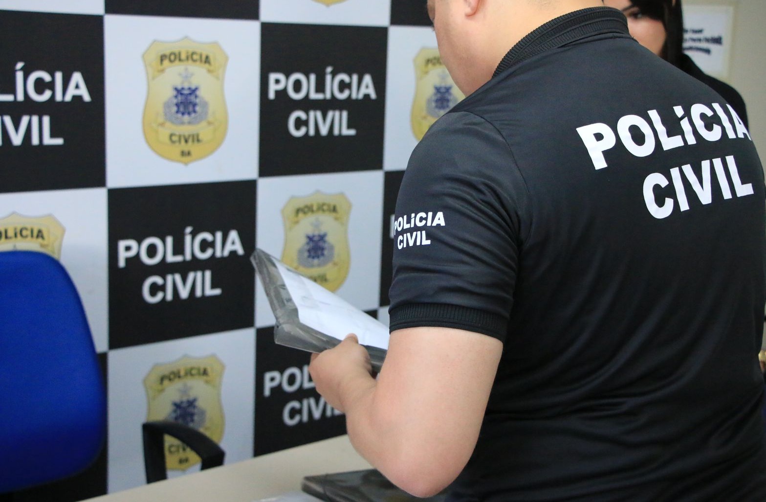 Polícia recupera celular furtado no centro de Feira de Santana