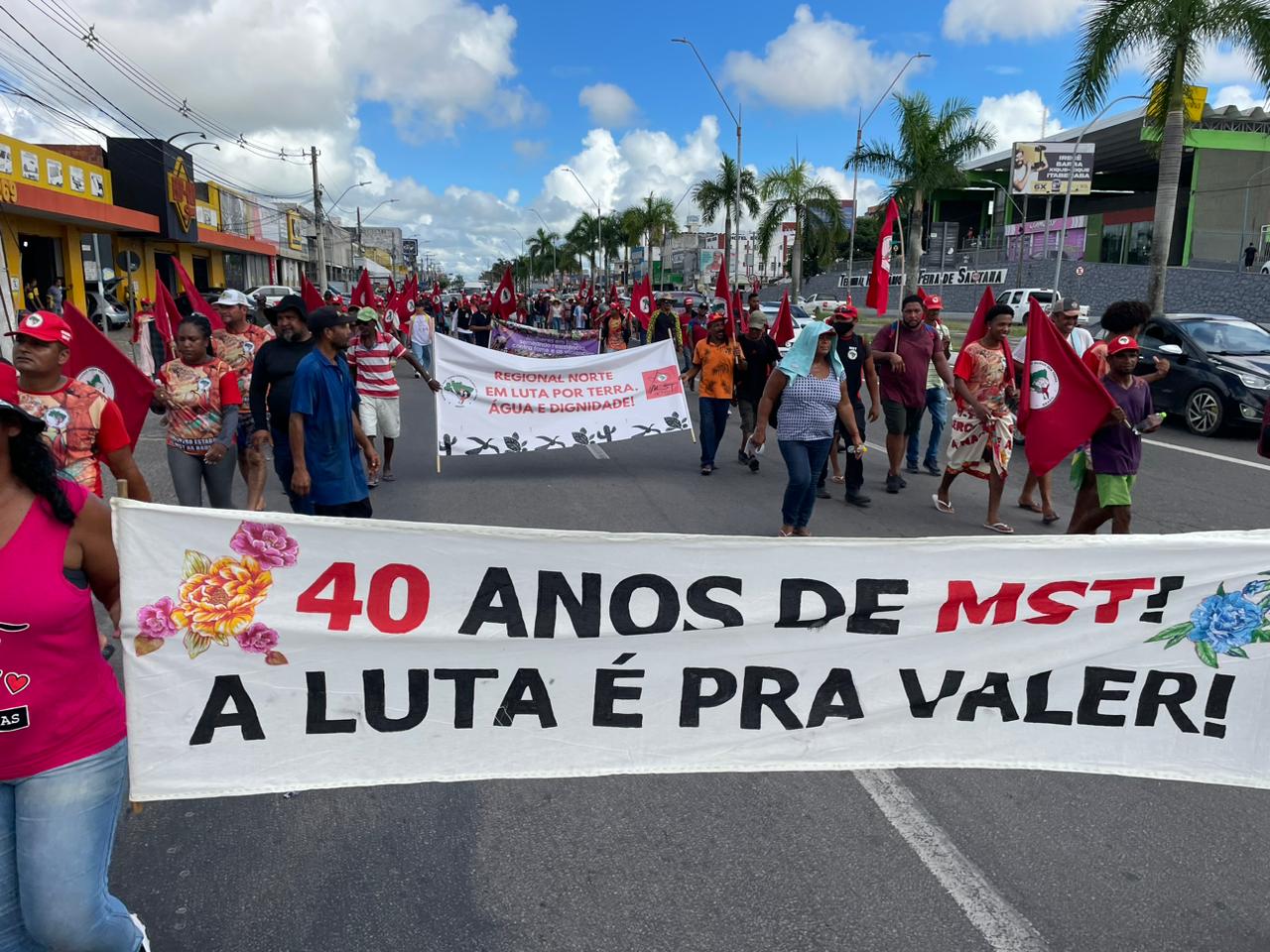 Marcha do MST passa por Feira de Santana