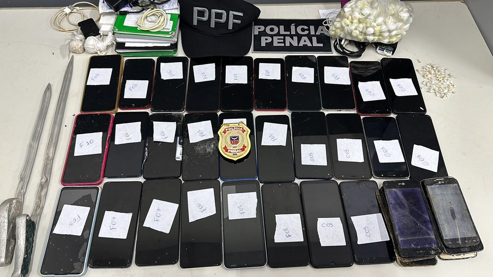 Operação Mute: Polícia Penal apreende 31 celulares e drogas em penitenciária de Salvador