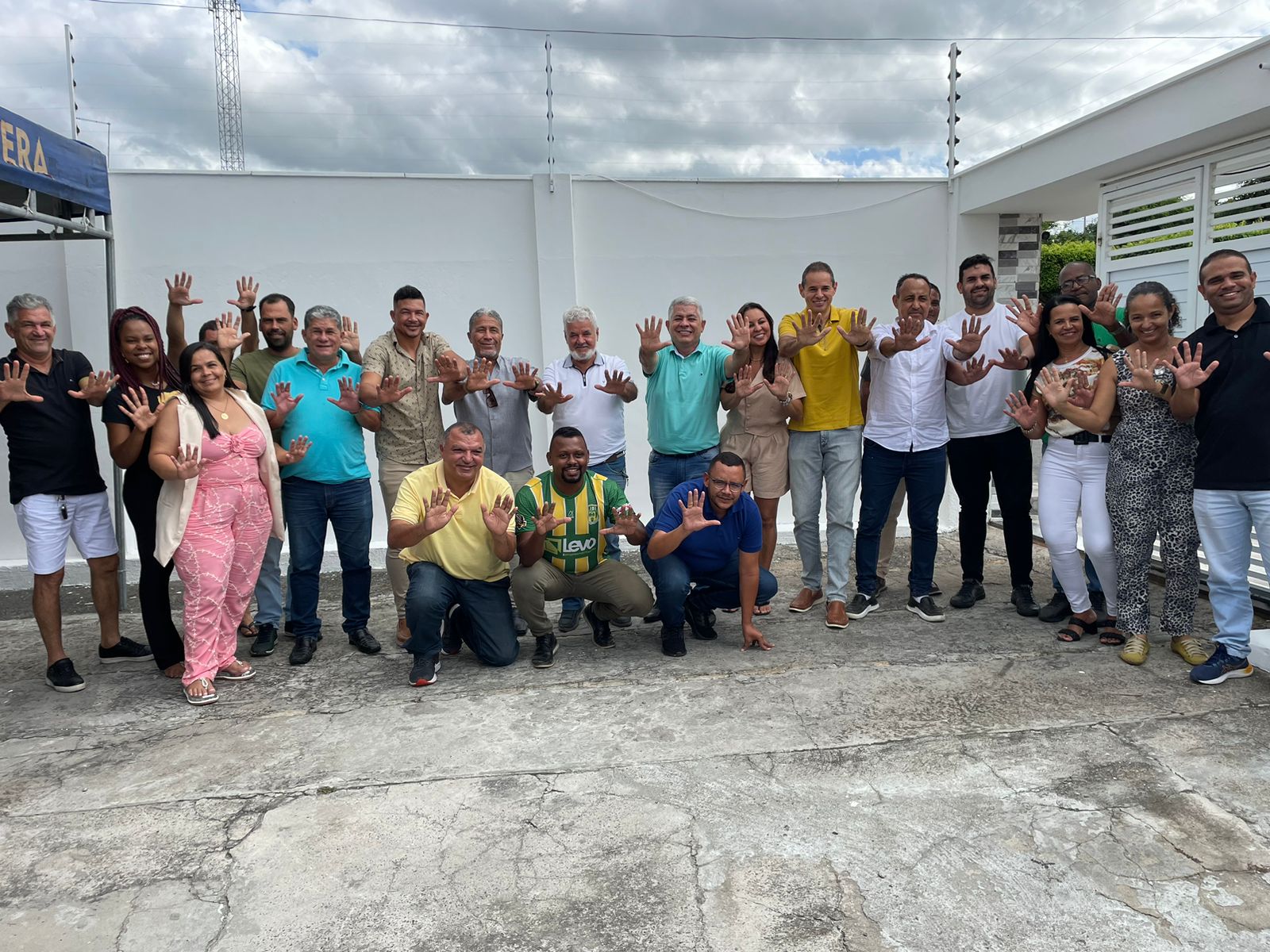 Anguera: Prefeito reúne grupo político em almoço com deputado