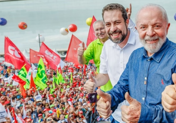 Em ato do Dia do Trabalhador, Lula sanciona isenção do IR para quem ganha até dois salários mínimos