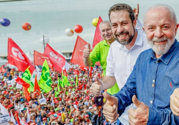 Oposição aciona TCU após Lula pedir voto em Boulos durante a ato