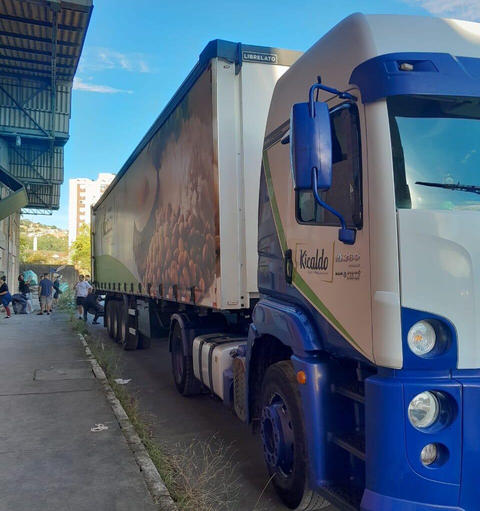 Kicaldo Alimentos doa cobertores e botas para Defesa Civil do Rio Grande do Sul