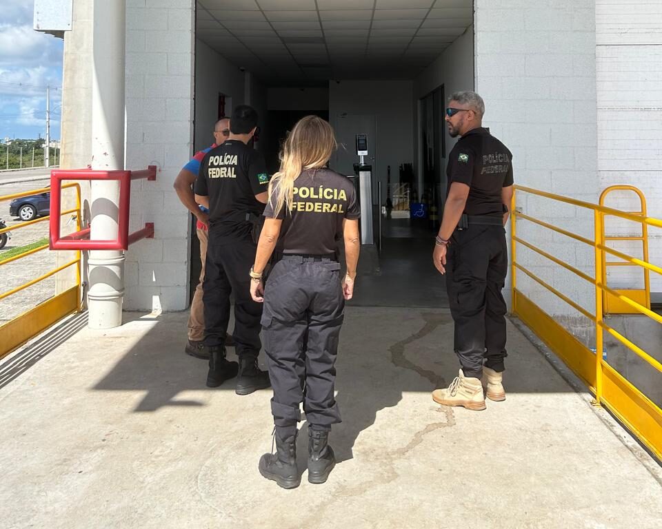 Operação da Polícia Federal fecha duas empresas clandestinas de segurança em Feira de Santana