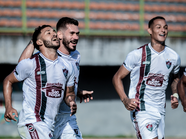 Fluminense de Feira vence na estreia e assume liderança da Série B Baiana