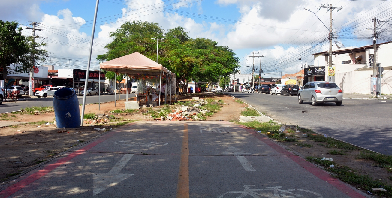 Prefeitura inicia remoção de barracas para conclusão de ciclovia na avenida Fraga Maia