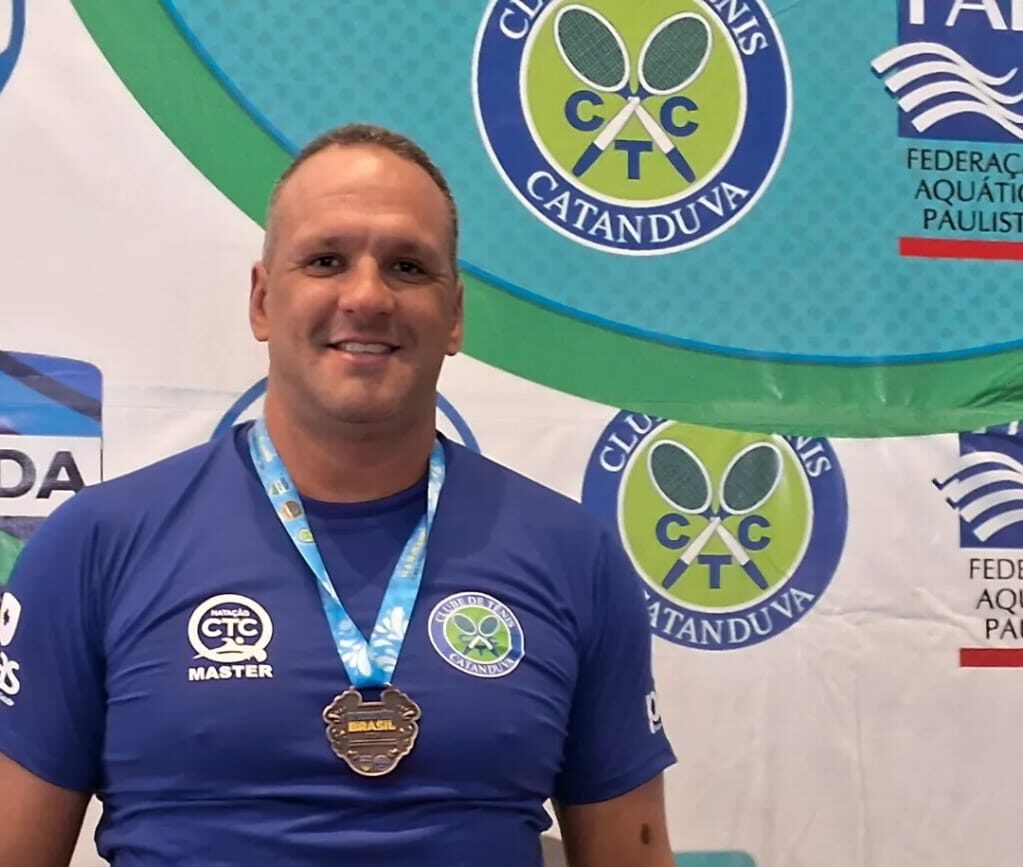 Nadador feirense conquista medalhas no troféu brasil de natação