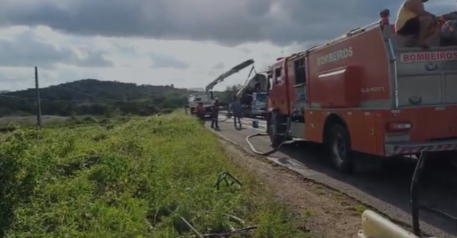 Trânsito próximo a Tanquinho é liberado após 11 horas de interdição devido a acidente