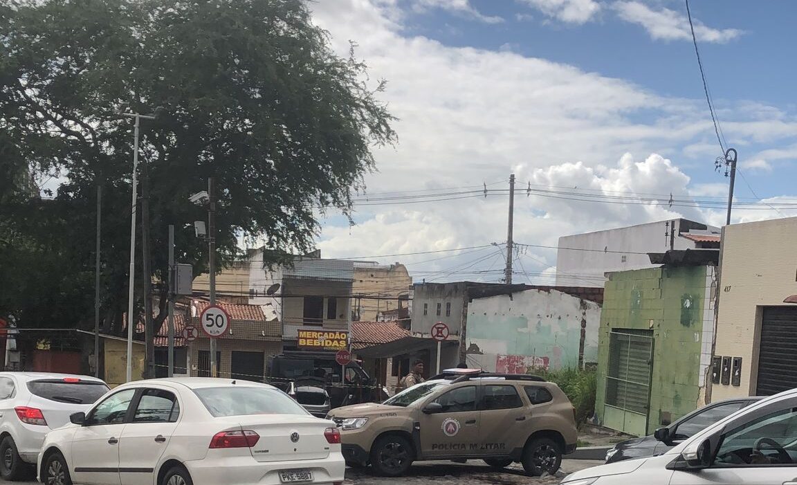 Bope remove possível artefato explosivo em carro roubado