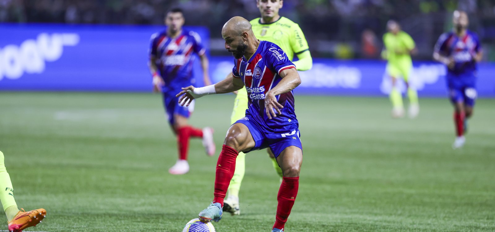 Bahia desperdiça chances e perde para o Palmeiras em confronto direto do G-4