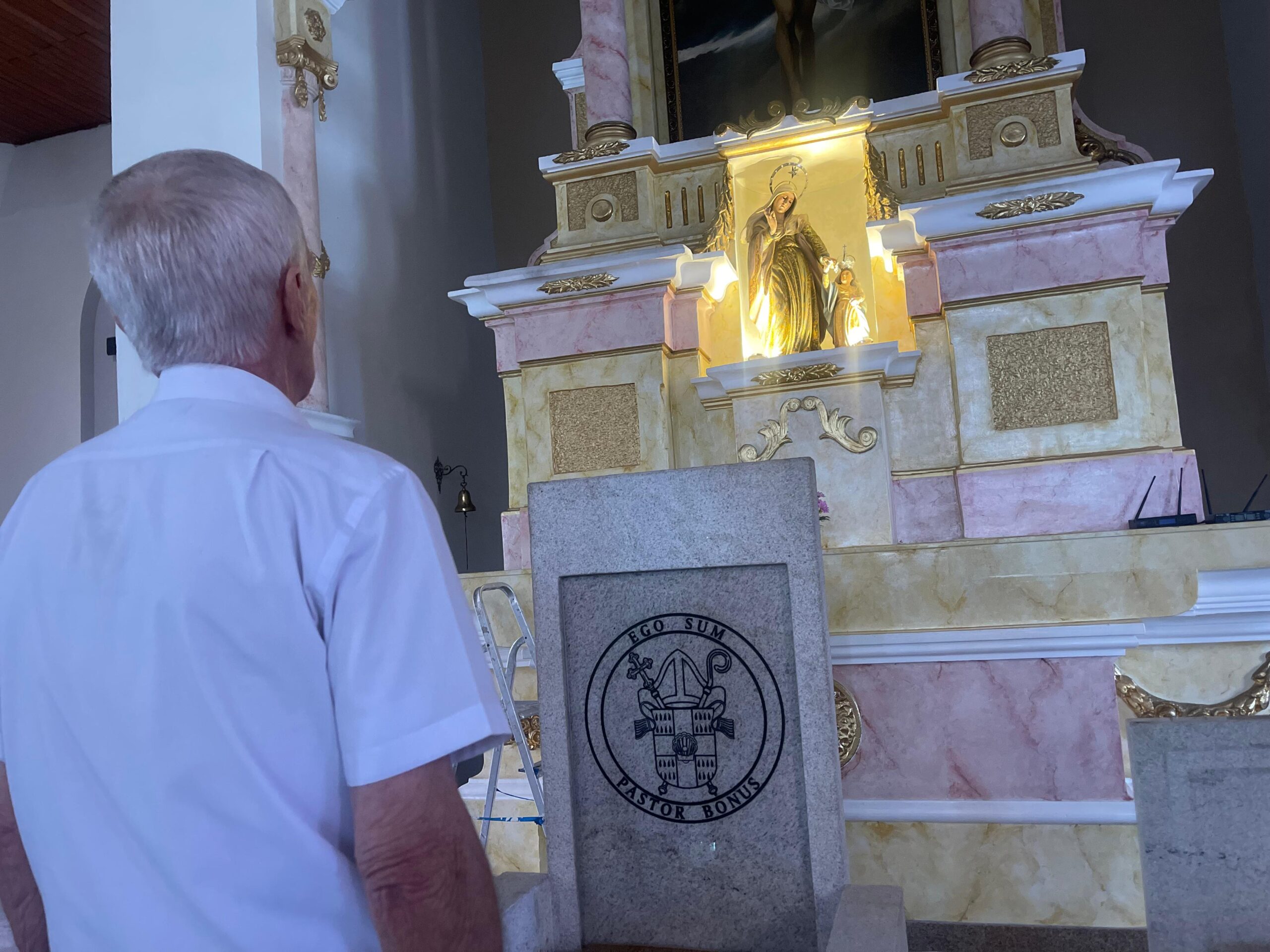Jornada de fé e dedicação: A História de Seu Raimundo, sacristão emérito da Catedral de Santana