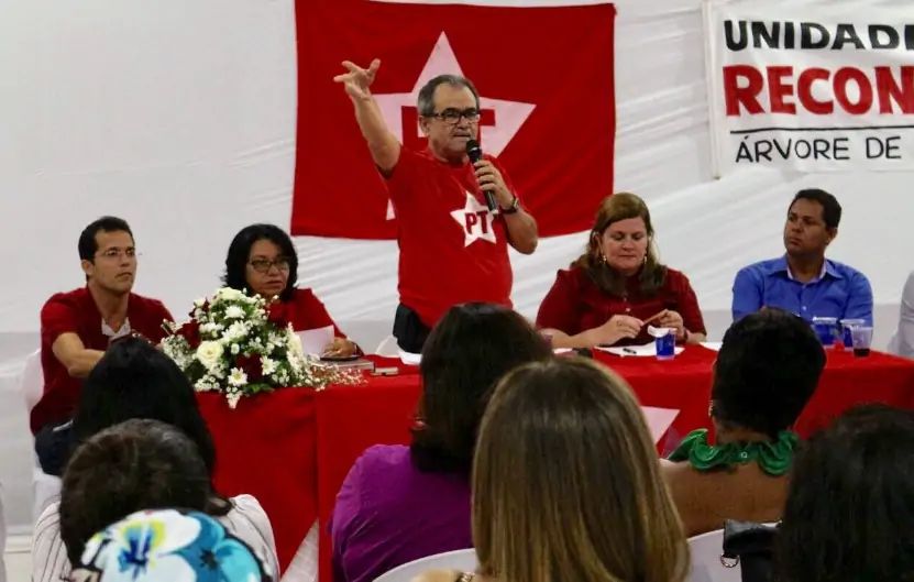 Presidente do PT de Feira de Santana contesta declarações do prefeito sobre vaias em evento com Lula