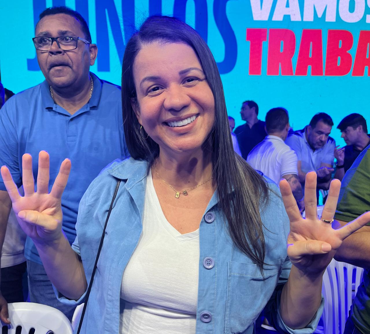 Cotada para chapa petista, Vânia Silva participa de convenção de José Ronaldo