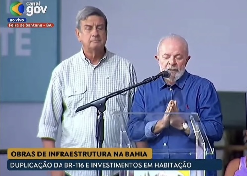 Lula interrompe vaias contra Colbert e pede respeito