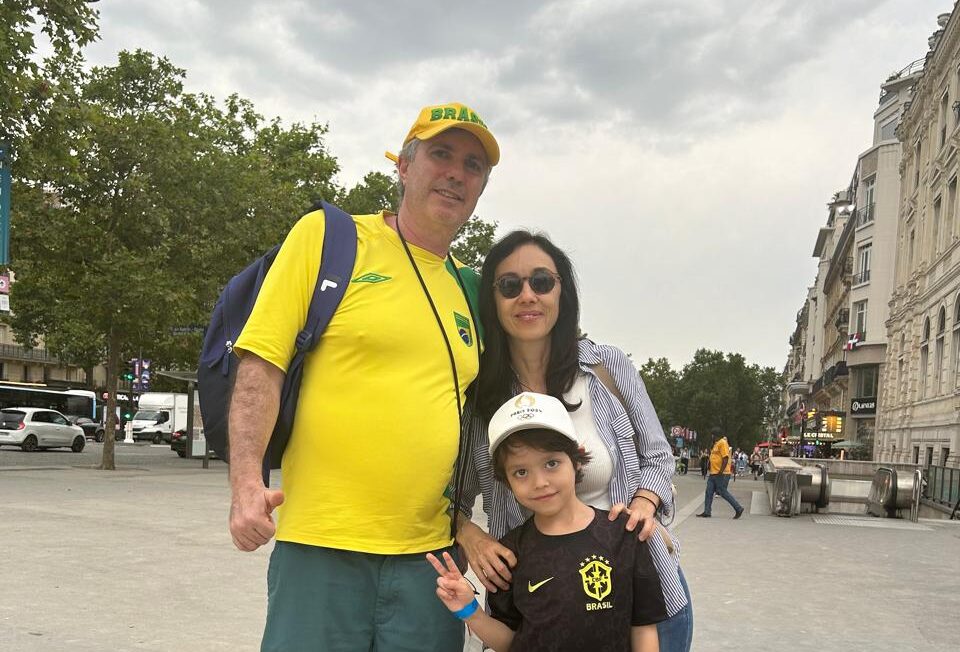 Família de São Paulo curte Olimpíadas em Paris