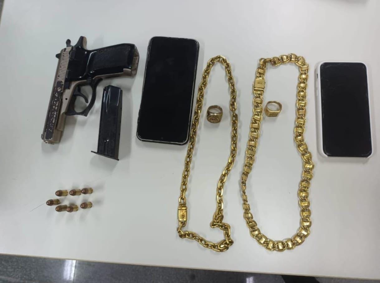 Pistola é apreendida pela PM em Feira de Santana