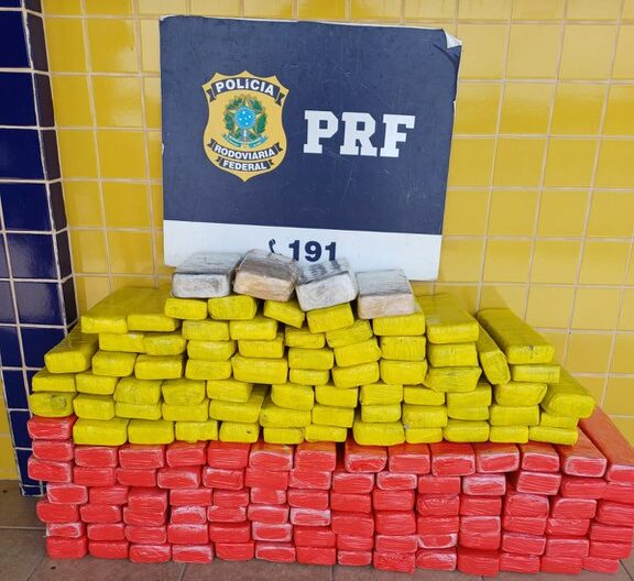 PRF apreende quase 100 Kg de entorpecentes em Feira de Santana