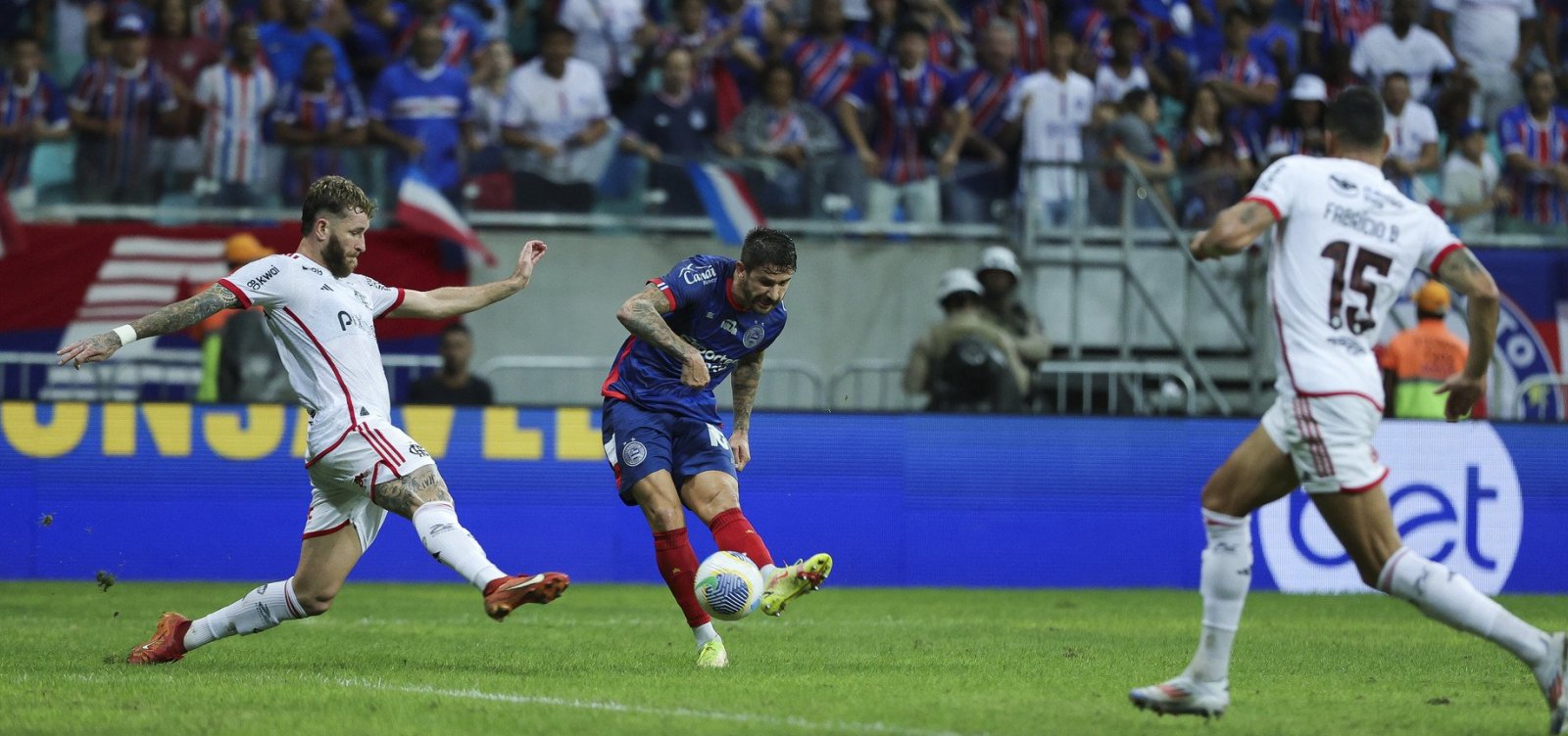 Bahia perde para o Flamengo em casa e se complica na Copa do Brasil