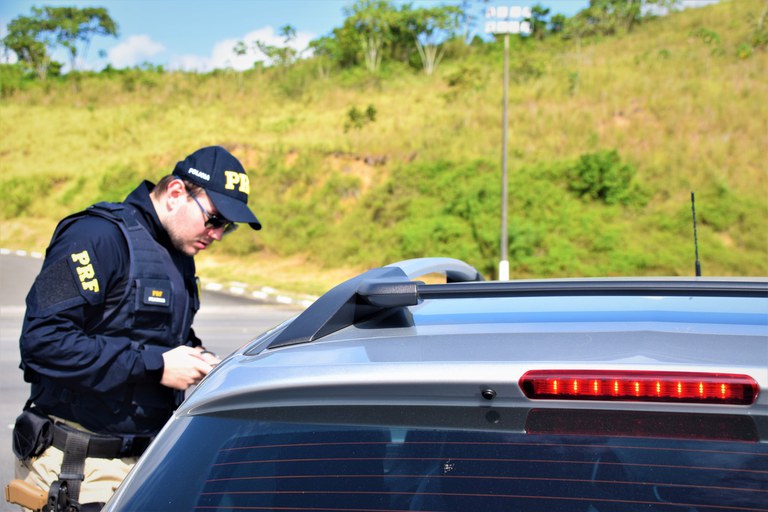 Flagrantes por não uso do cinto de segurança crescem 170%, diz PRF