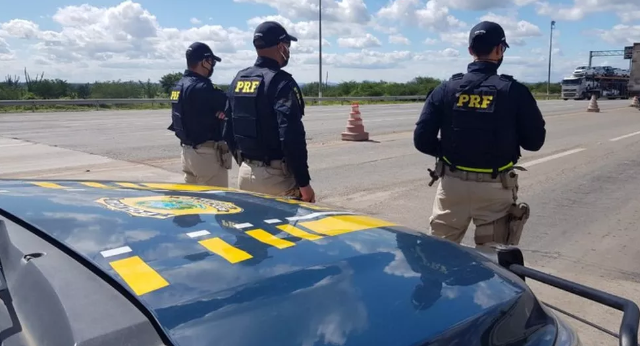 Homem é detido com aproximadamente R$ 500 mil em espécie dentro de mala em Feira de Santana