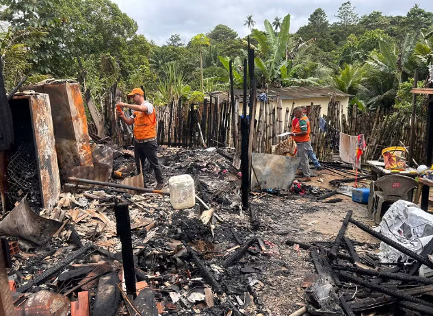 Pai, filho e enteado morrem em incêndio na Bahia