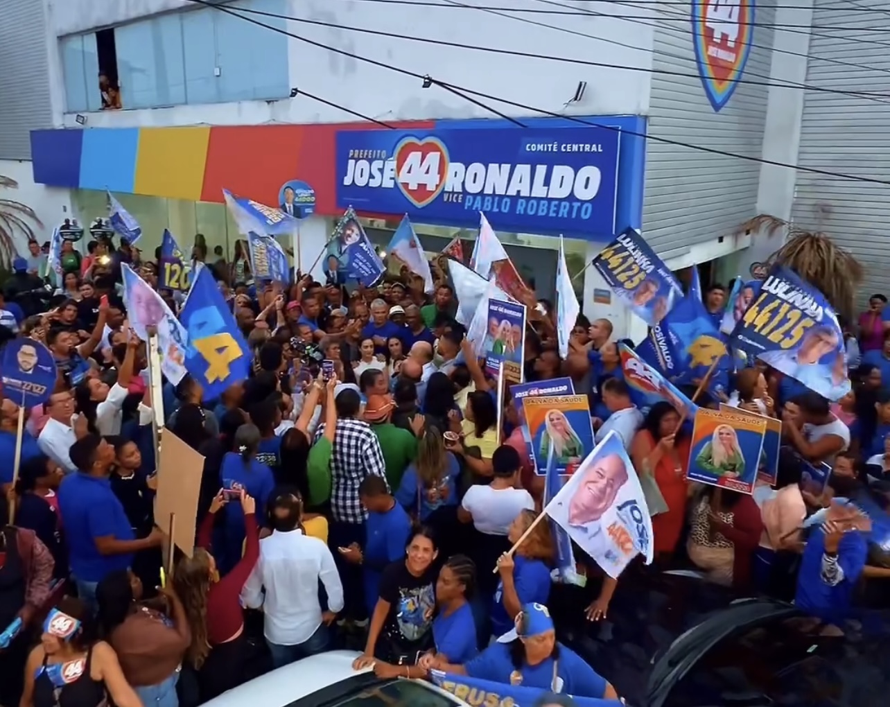 Candidato à prefeitura de Feira de Santana, José Ronaldo inaugura comitê de campanha