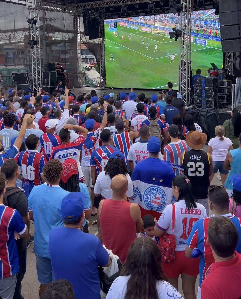 Torcedores celebram paixão pelo tricolor na 6ª edição da caravana “A Bahia é Bahêa” em Feira de Santana