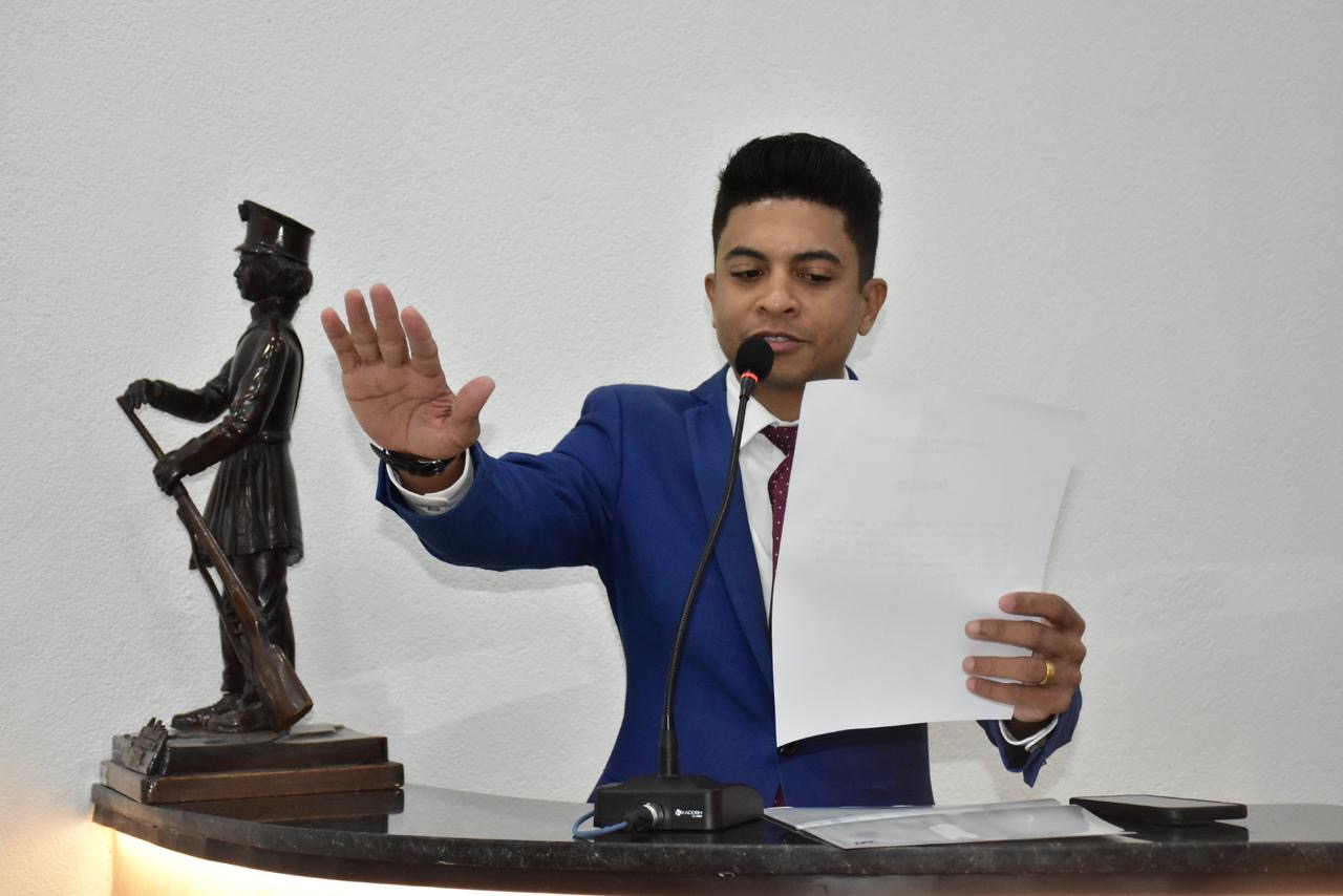 Novo vereador toma posse na Câmara de Feira; Pastor Ismael ocupa vaga, com licença de Fernando Torres