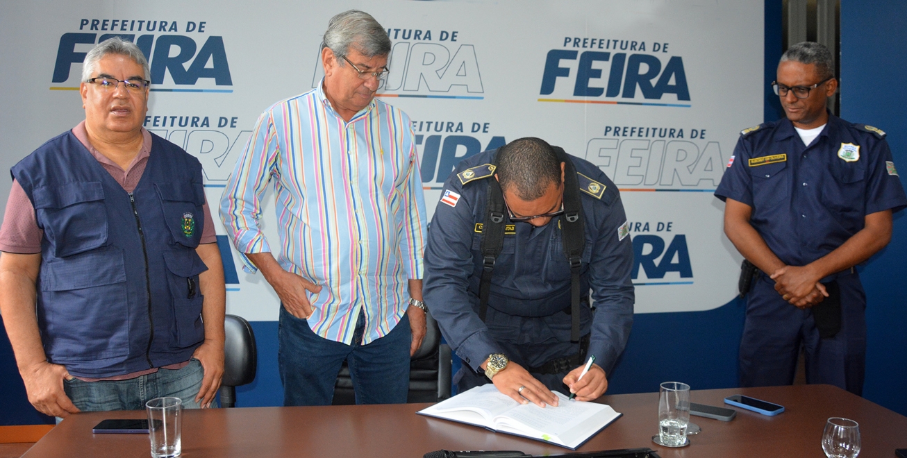 Prefeito empossa comandante e subcomandante da Guarda Municipal de Feira de Santana