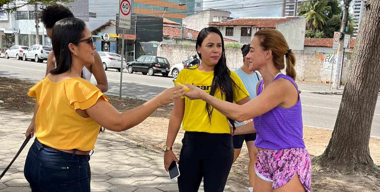 Setembro Amarelo: CAPS AD leva mensagens de acolhimento para prevenção ao suicídio na avenida