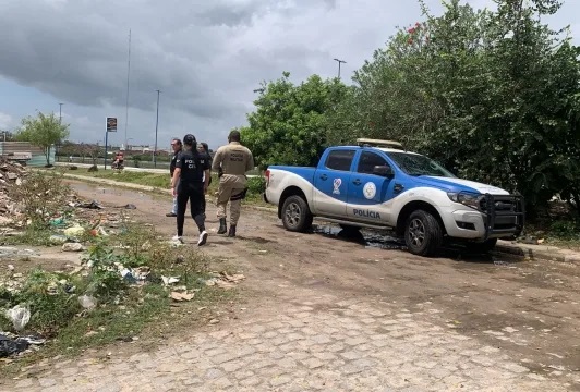 Corpo é localizada em matagal no bairro Lagoa Grande