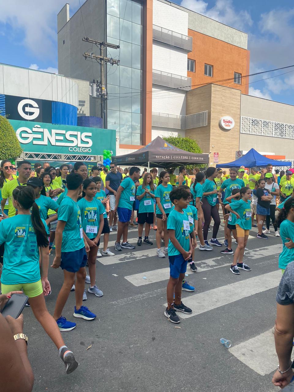 Colégio Gênesis realiza primeira corrida de rua em Feira de Santana