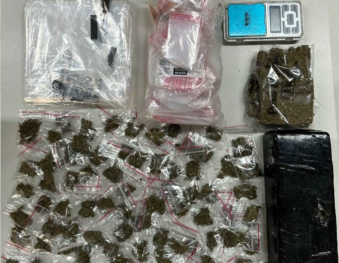 65ªCIPM apreende grande quantidade de maconha no Conjunto Viveiros em Feira de Santana