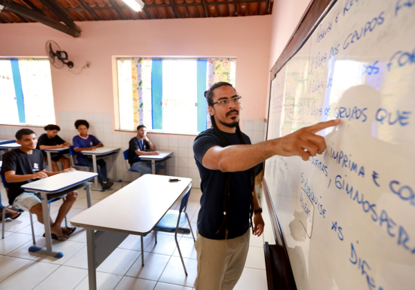 Estado convoca 1.677 novos profissionais da Educação, nesta quarta-feira (25)