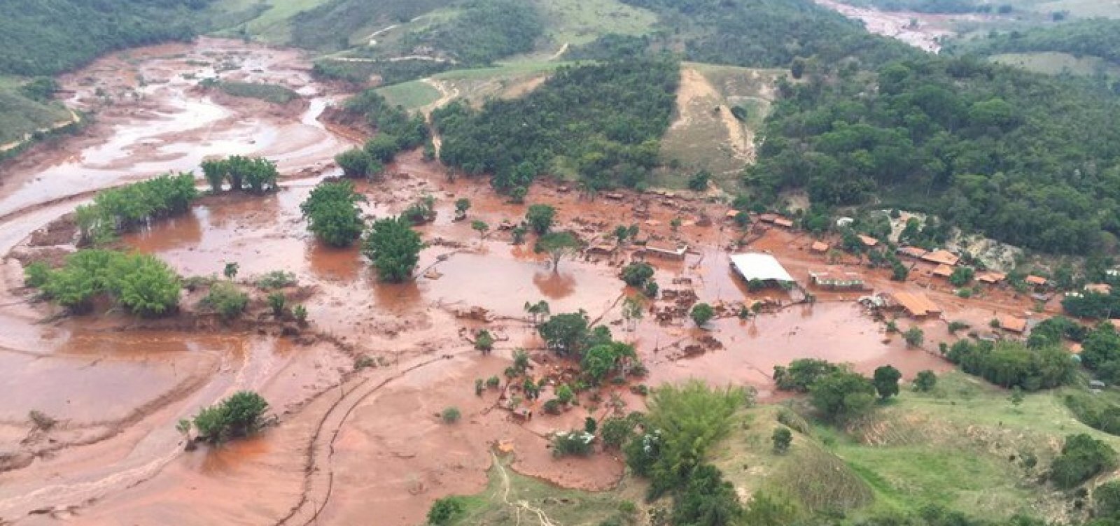 Mineradoras firmam acordo de R$ 170 bilhões para reparar danos por rompimento de barragem em Mariana