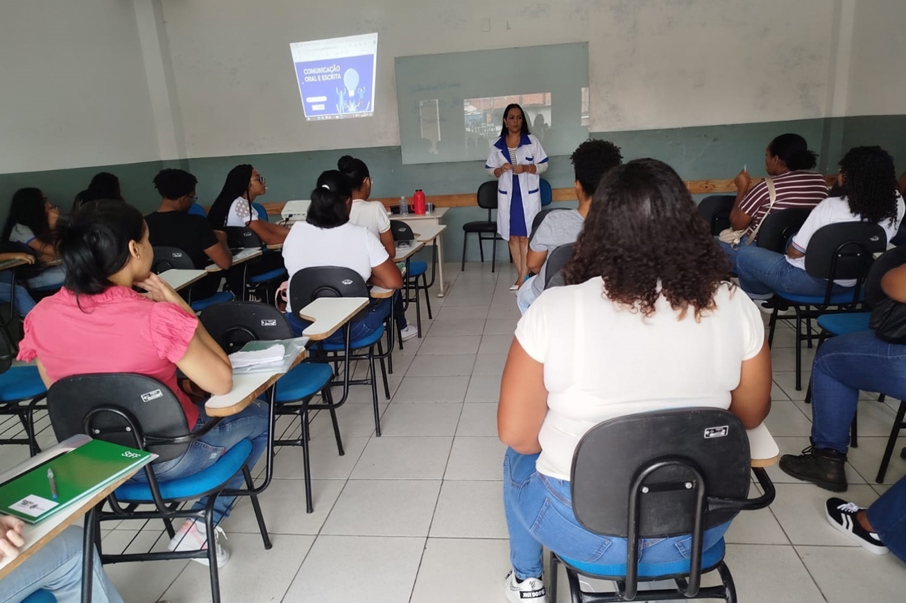 Iniciadas aulas para novas turmas de cursos profissionalizantes do Qualifica Feira