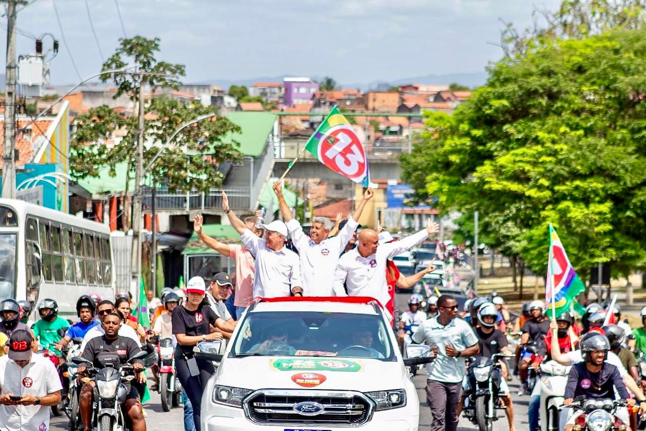 Com governador Jerônimo, Zé Neto realiza carreata em Feira