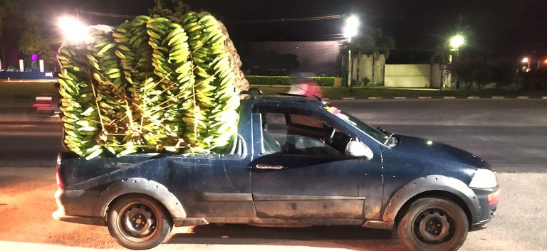 PRF flagra irregularidades em caminhonete durante a noite em Santo Antônio de Jesus