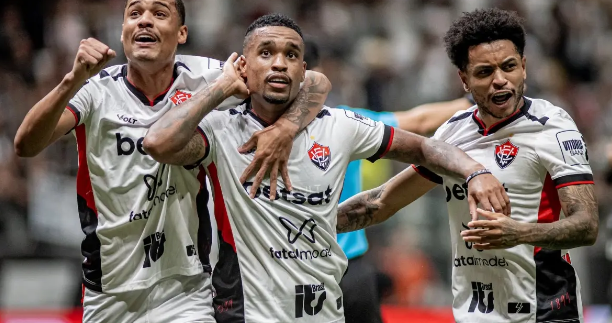 Em jogo emocionante, Vitória busca empate por 2 a 2 contra o Atlético-MG