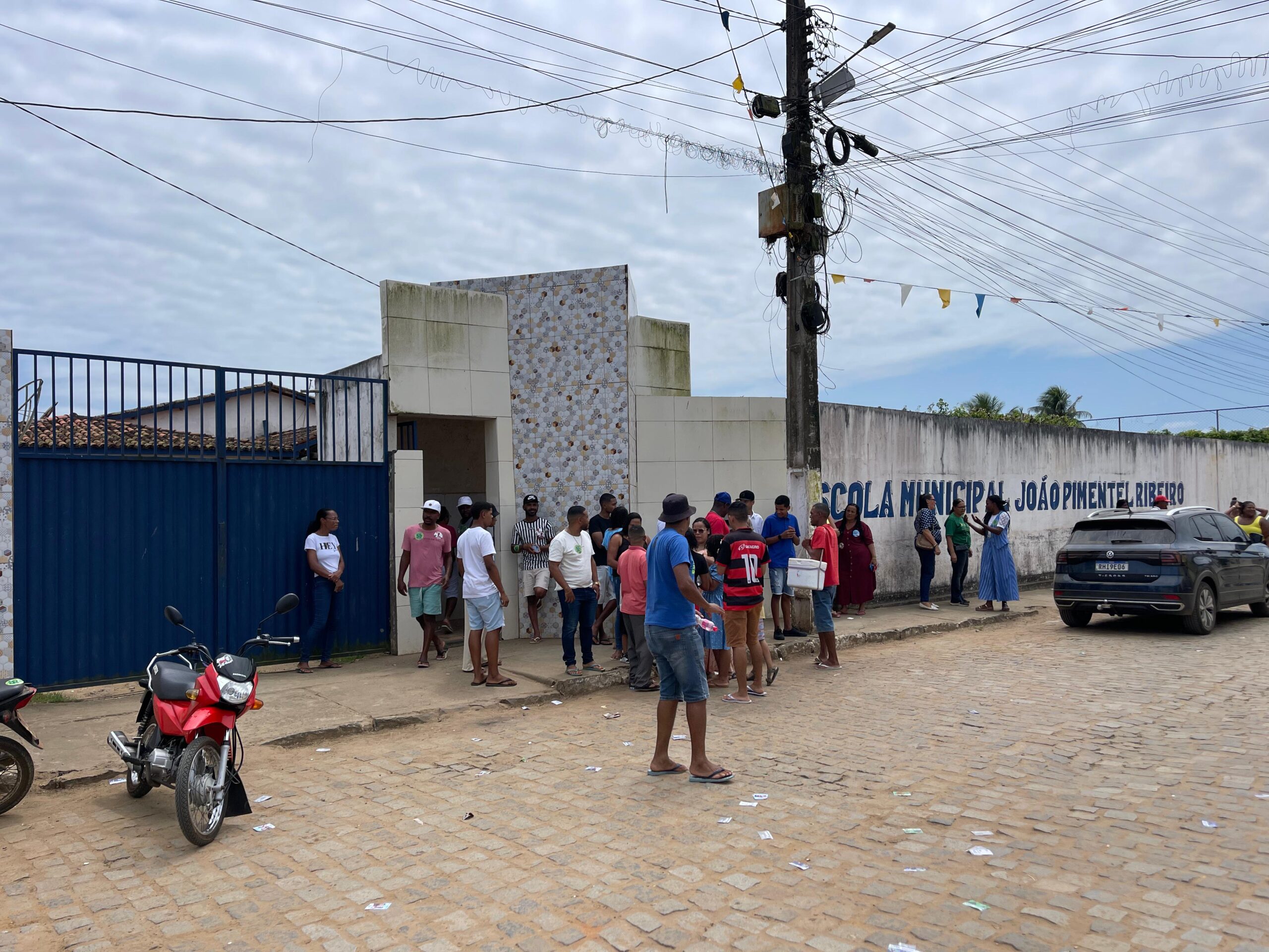 Eleições nas cidades da região metropolitana de Feira de Santana transcorrem com tranquilidade e participação ativa dos eleitores